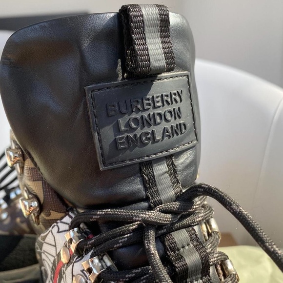 Burberry bridle brown monogrammed hiking boots 6.5 - Picture 4 of 4